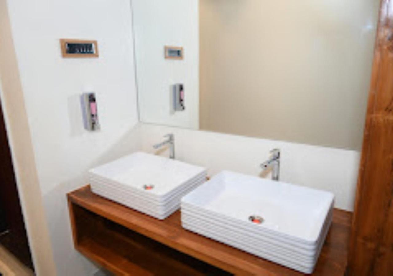 Kapurwahal Hotel Rajwada Kapurhol מראה חיצוני תמונה